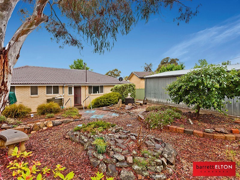 16 Solomon Crescent, Latham ACT 2615