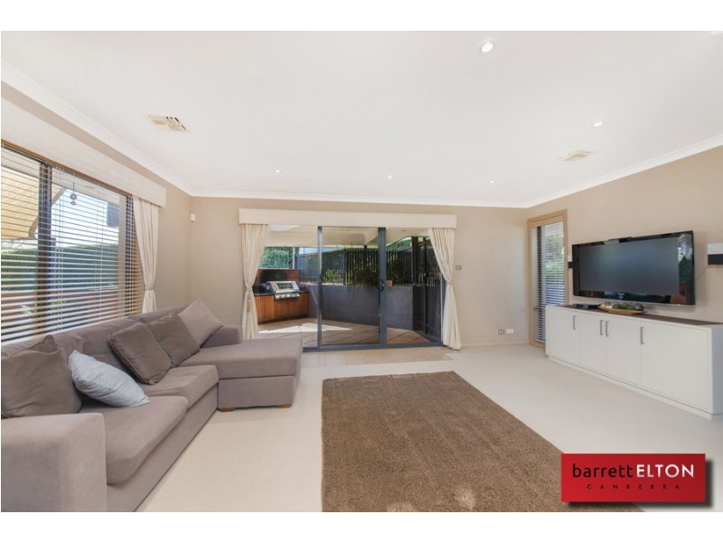 6 Counihan Court, Dunlop ACT 2615