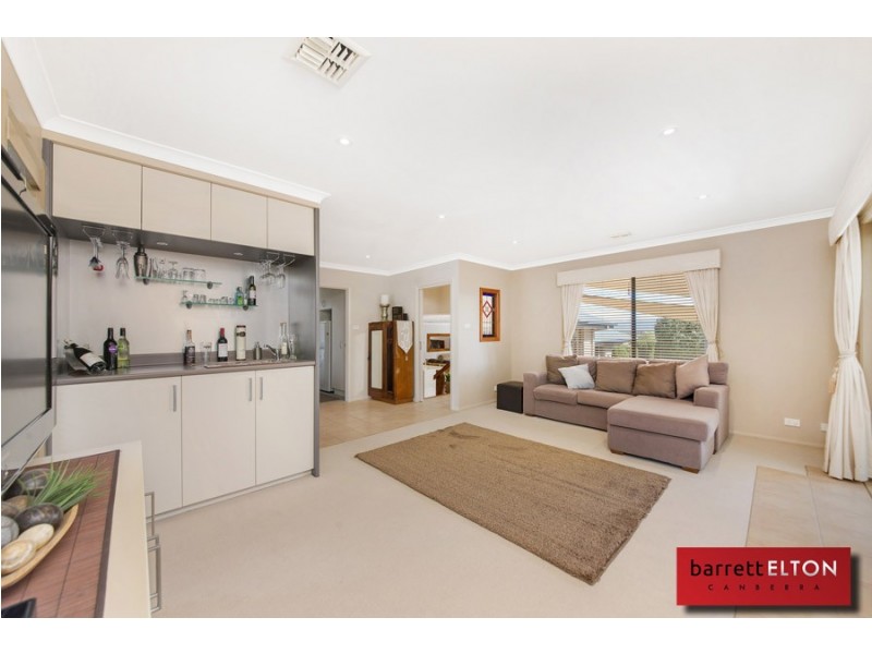 6 Counihan Court, Dunlop ACT 2615