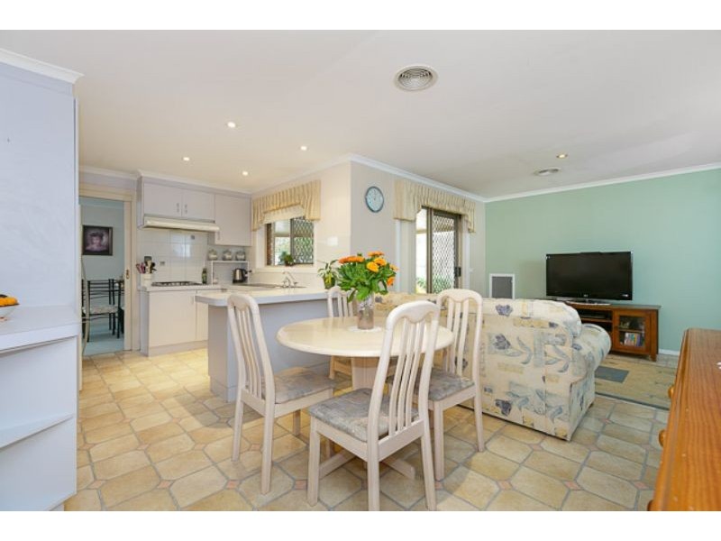 6 Clucas Place, Bonython ACT 2905