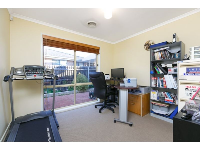 2/92 Casey Crescent, Calwell ACT 2905