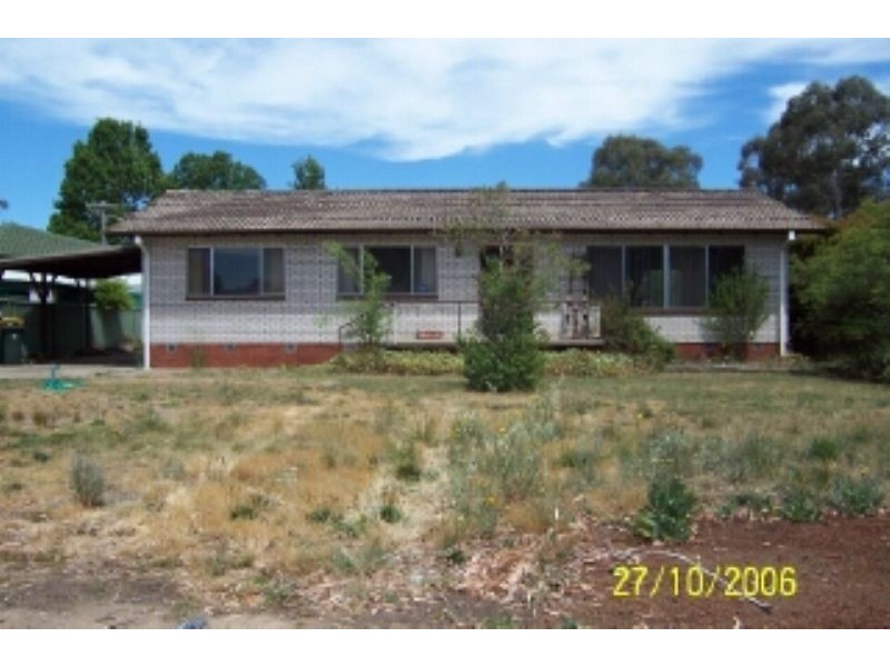 37 Stretton Crescent, Latham ACT 2615