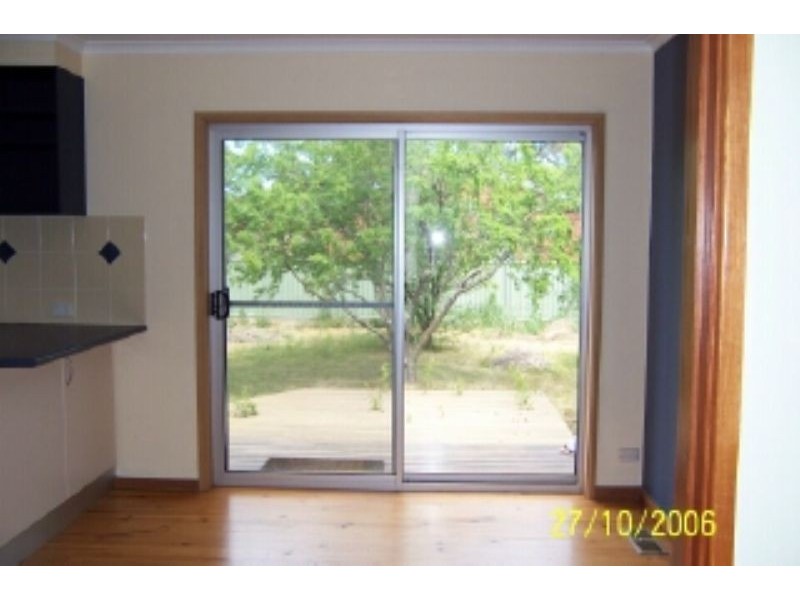 37 Stretton Crescent, Latham ACT 2615