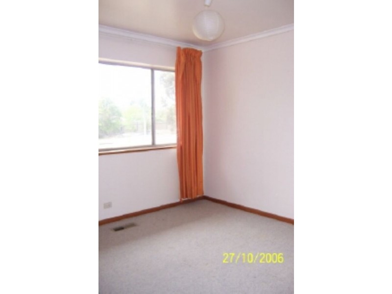 37 Stretton Crescent, Latham ACT 2615