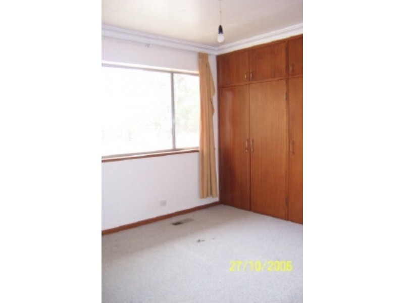 37 Stretton Crescent, Latham ACT 2615