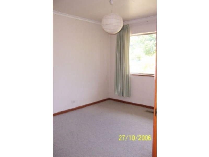 37 Stretton Crescent, Latham ACT 2615