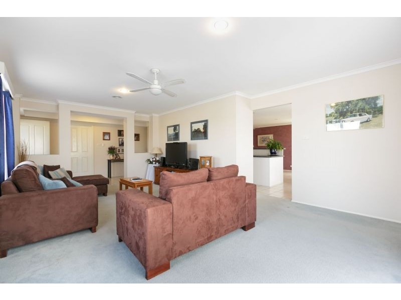 11 Coolgardie Street, Dunlop ACT 2615