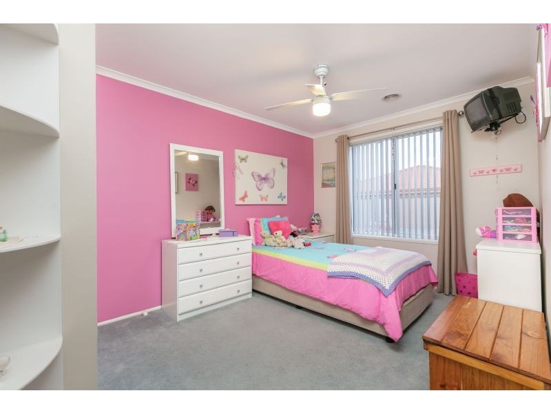 11 Coolgardie Street, Dunlop ACT 2615