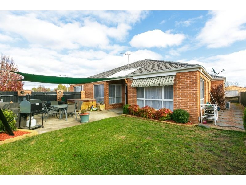 11 Coolgardie Street, Dunlop ACT 2615