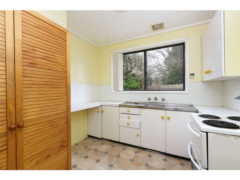 6 Emmott Place, Charnwood ACT 2615