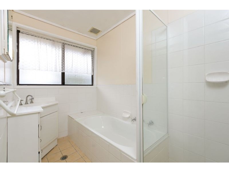 6 Emmott Place, Charnwood ACT 2615