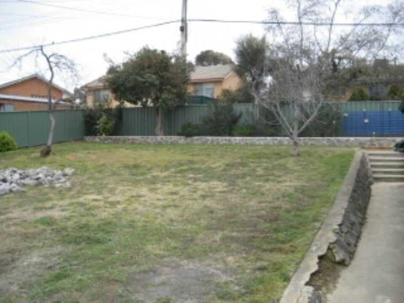 76 O’Loghlen Street, Latham ACT 2615