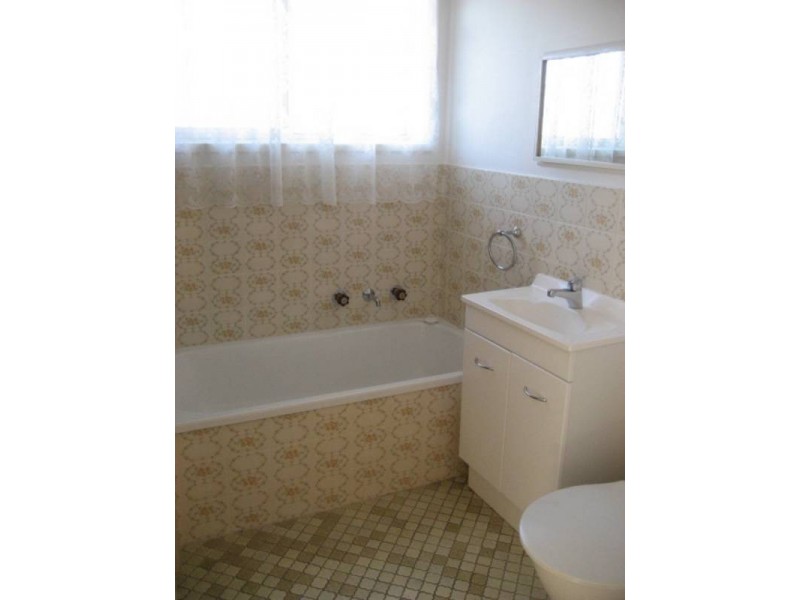 8 Scobie Place, Holt ACT 2615