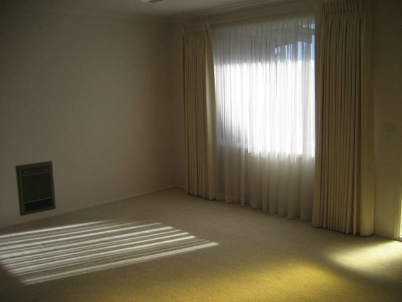 8 Scobie Place, Holt ACT 2615