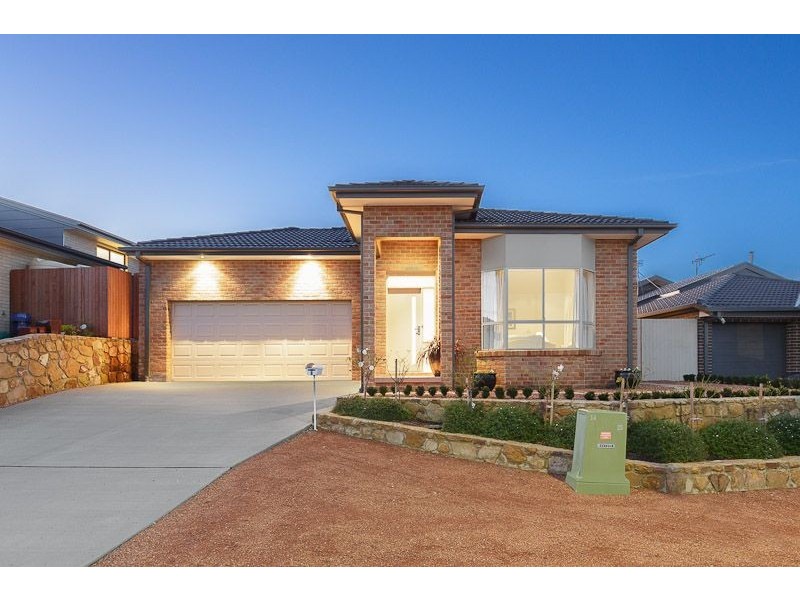 8 Powley Street, Casey ACT 2913