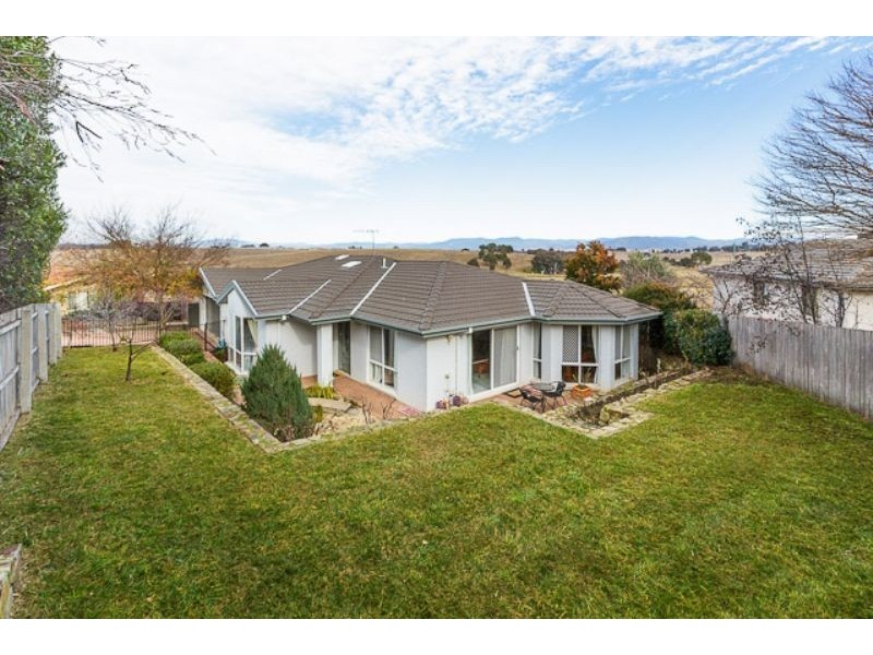 74 Hugh McKay Crescent, Dunlop ACT 2615