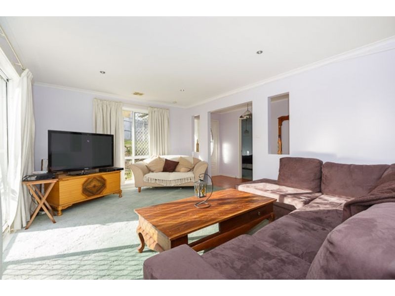 74 Hugh McKay Crescent, Dunlop ACT 2615