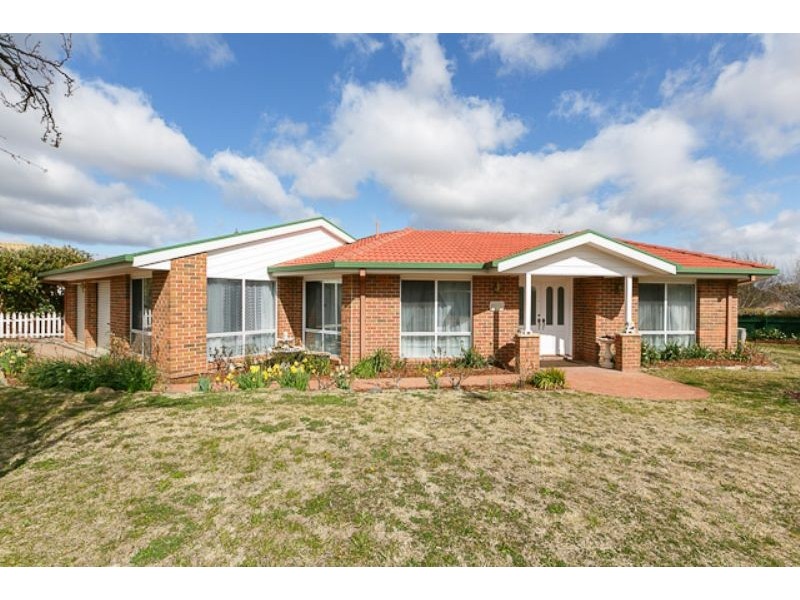 10 Evelyn Owen Crescent, Dunlop ACT 2615