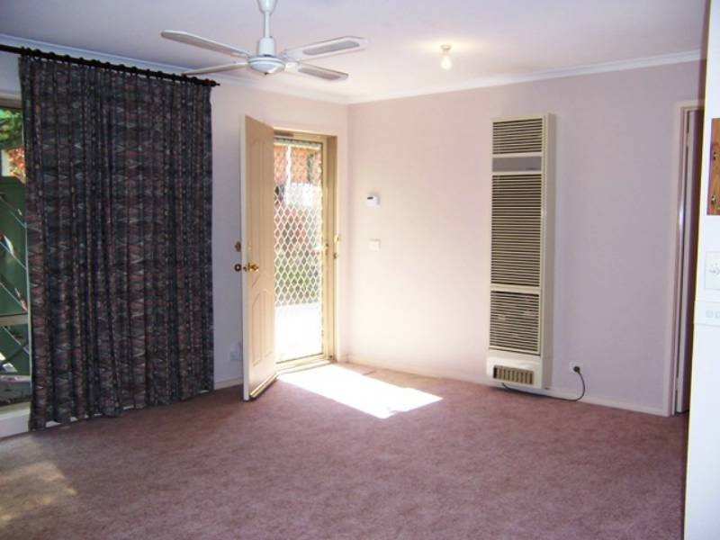 6 Leonard Close, Dunlop ACT 2615