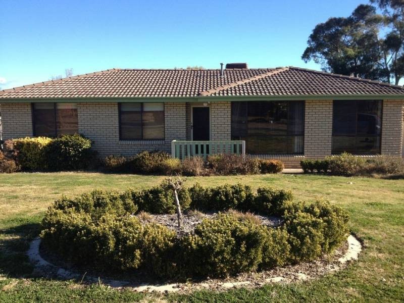 8 MacIntyre Place, Charnwood ACT 2615