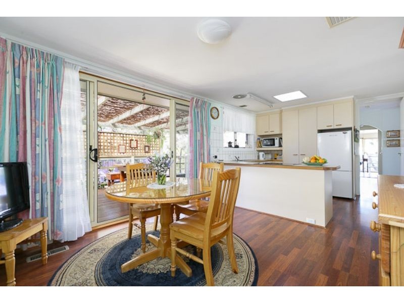 8 Bennie Street, Macgregor ACT 2615