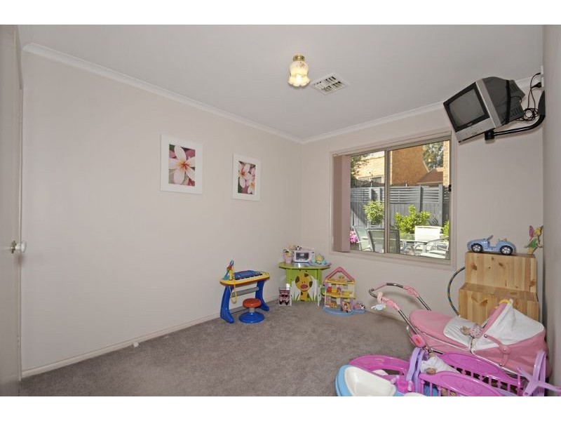 2 Watchorn Close, Holt ACT 2615