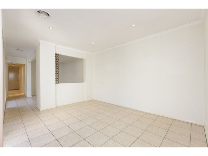 213 Anthony Rolfe Avenue, Gungahlin ACT 2912