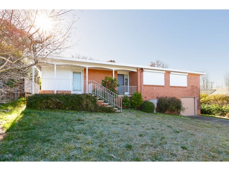 8 Spence Place, Hughes ACT 2605