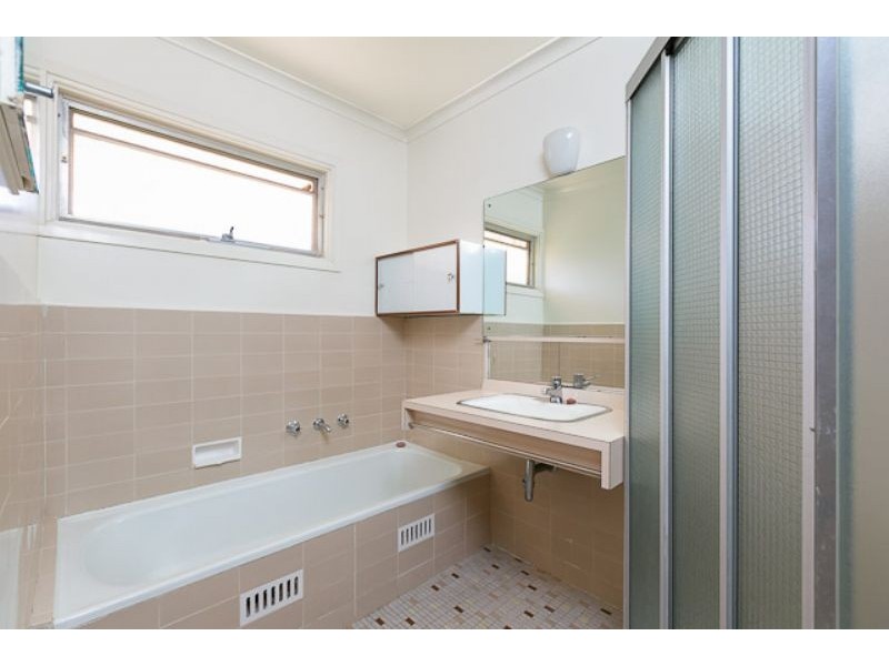 8 Spence Place, Hughes ACT 2605