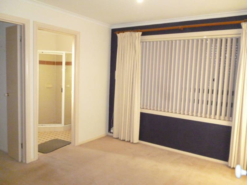 11 Lark Place, Ngunnawal ACT 2913