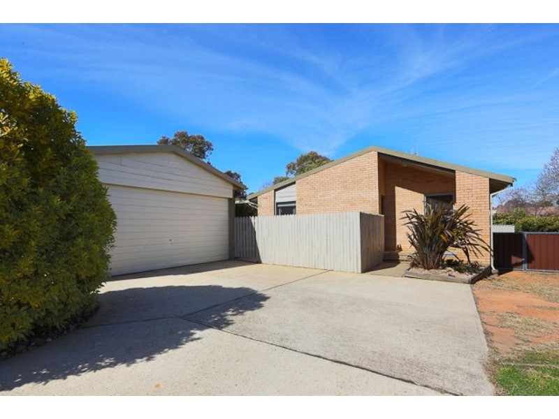 10 Warland Place, Charnwood ACT 2615
