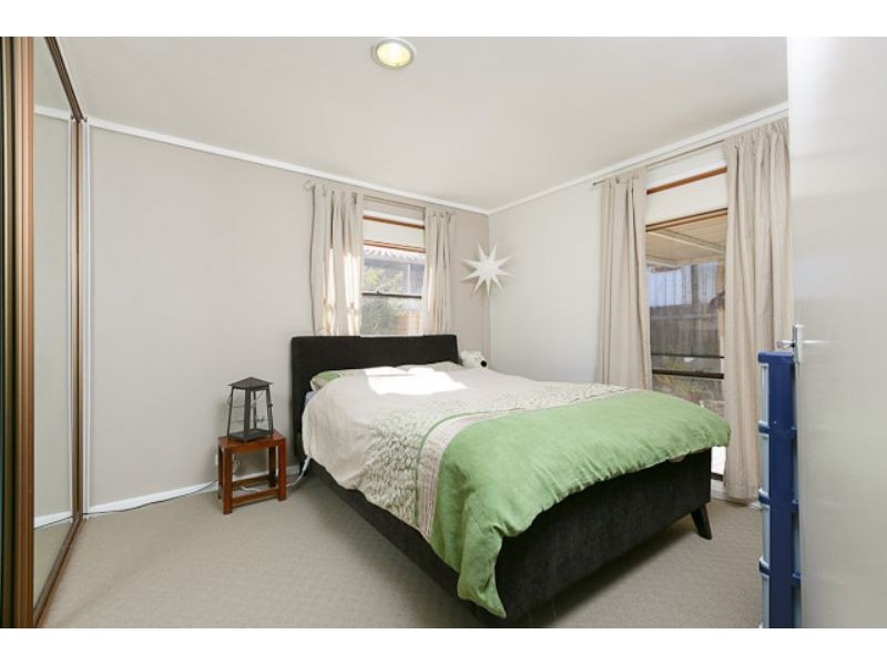 10 Warland Place, Charnwood ACT 2615