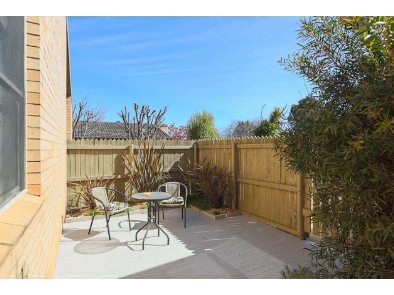 10 Warland Place, Charnwood ACT 2615