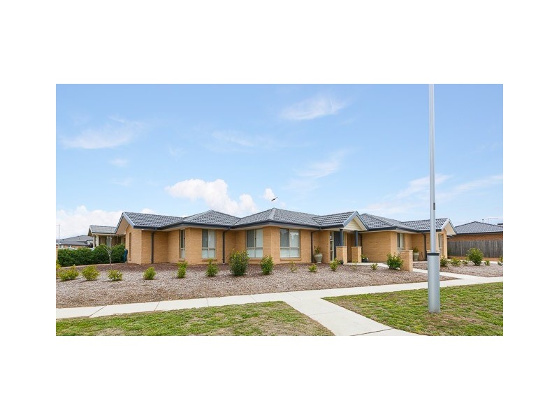 16 Gordon Withnall Crescent, Dunlop ACT 2615