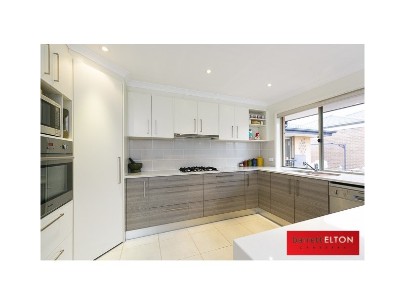 16 Gordon Withnall Crescent, Dunlop ACT 2615