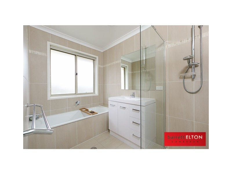 16 Gordon Withnall Crescent, Dunlop ACT 2615