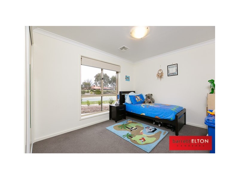 16 Gordon Withnall Crescent, Dunlop ACT 2615