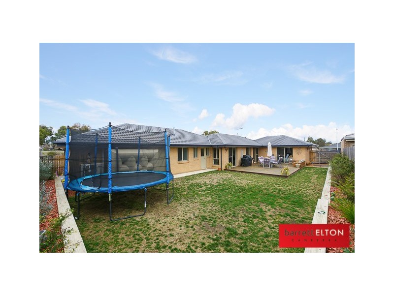 16 Gordon Withnall Crescent, Dunlop ACT 2615