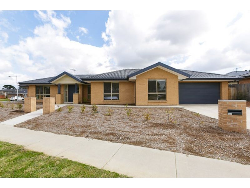 16 Gordon Withnall Crescent, Dunlop ACT 2615