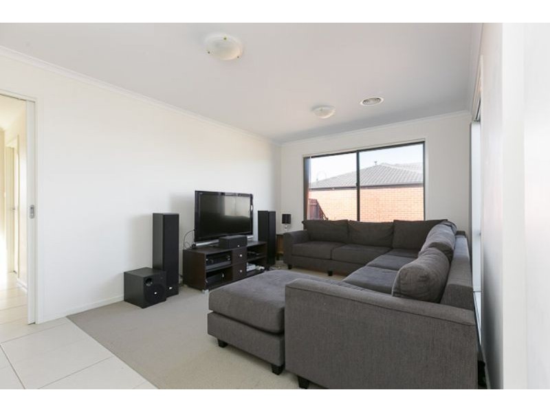 32 Rowland Street, Macgregor ACT 2615