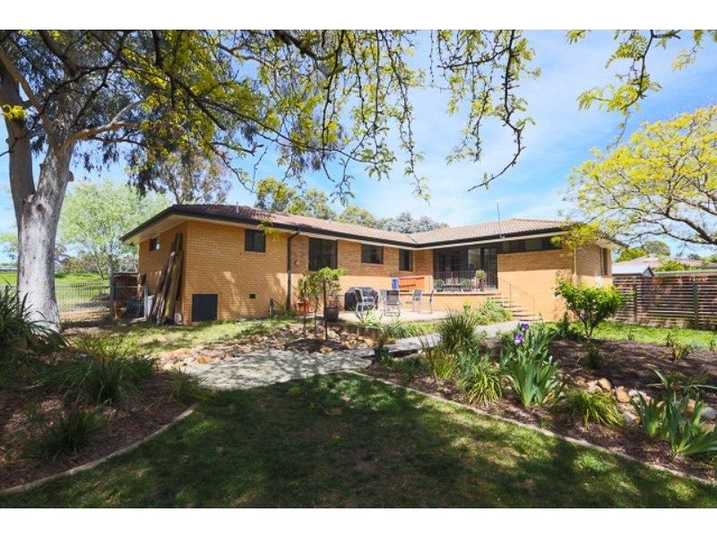 8 Nicholls Place, Higgins ACT 2615