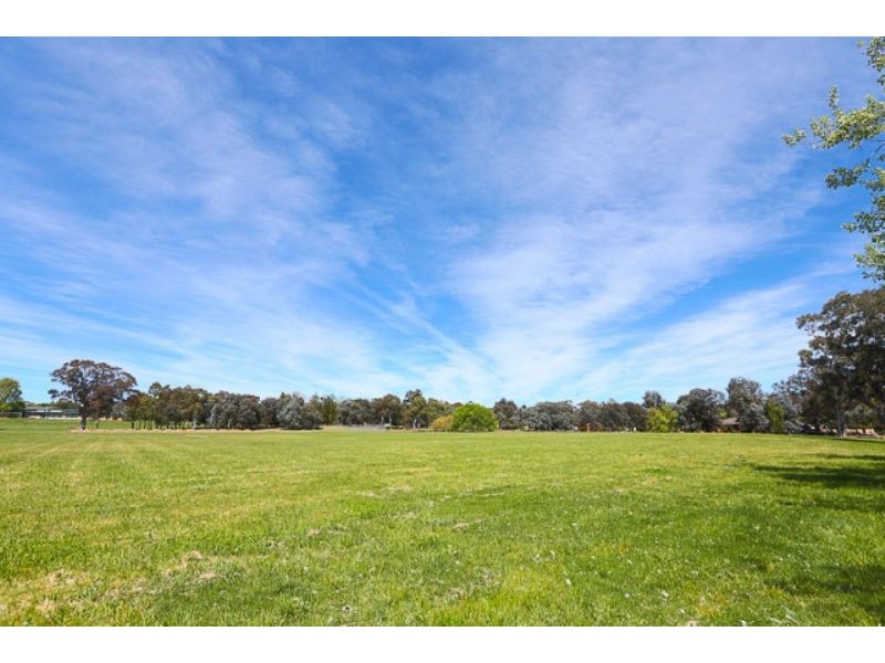 8 Nicholls Place, Higgins ACT 2615