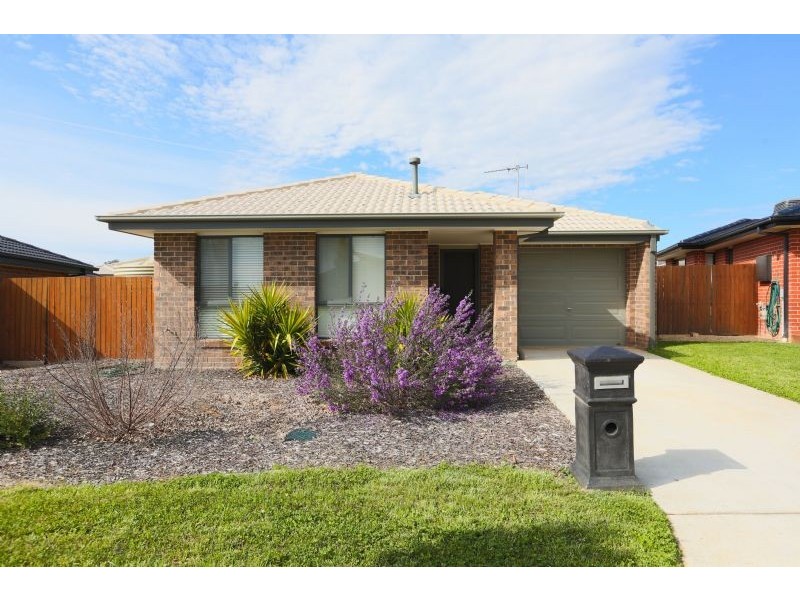3 John James Loop, Macgregor ACT 2615