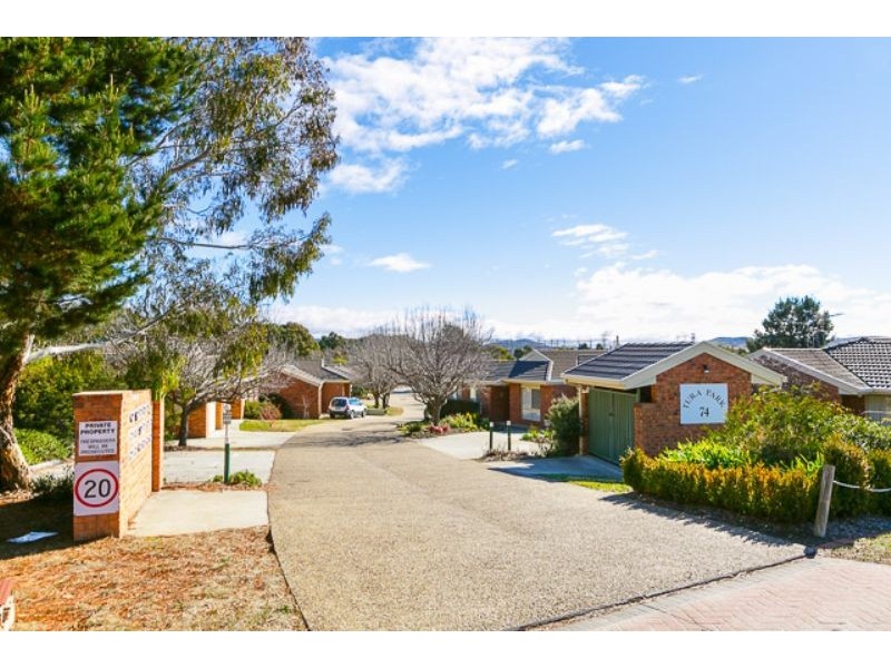 20/74 Britten Jones Drive, Holt ACT 2615