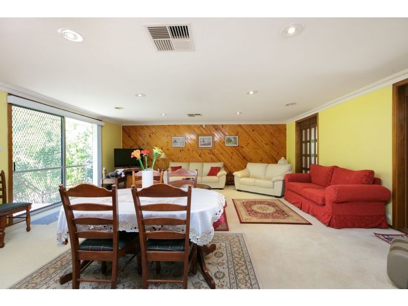 42 Lindrum Crescent, Holt ACT 2615