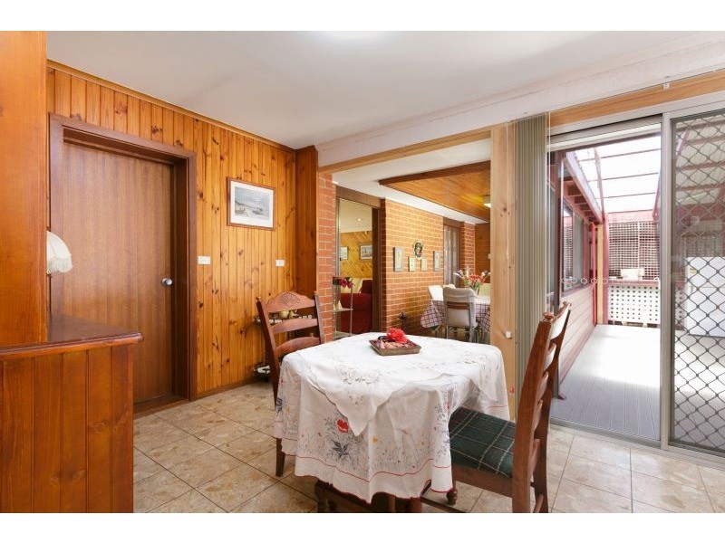 42 Lindrum Crescent, Holt ACT 2615