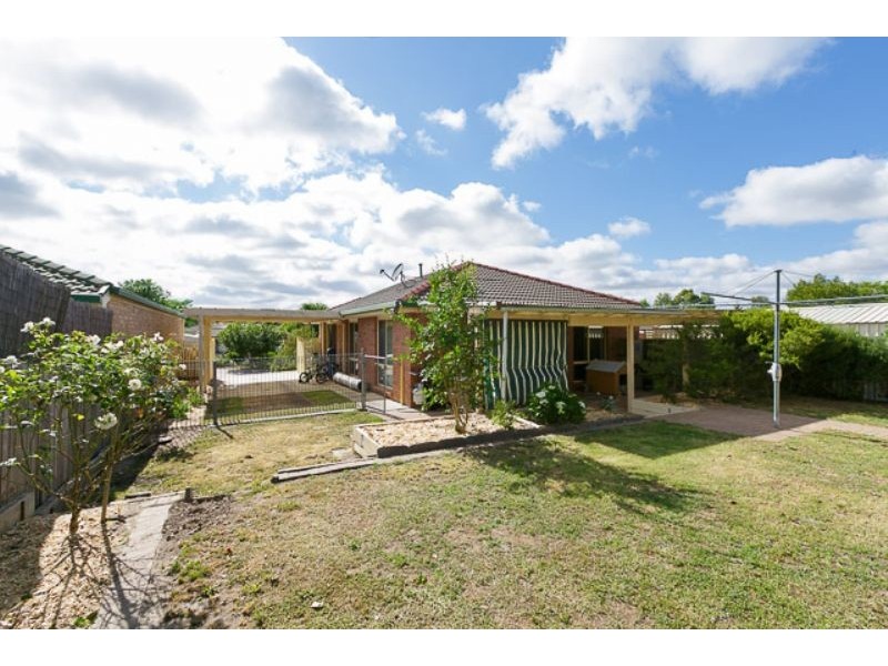 9 Thornhill Crescent, Dunlop ACT 2615