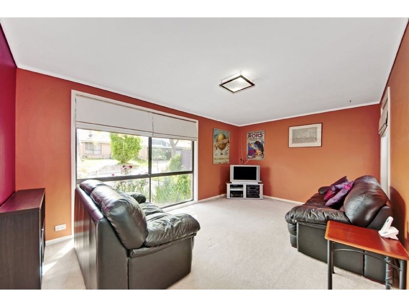 2 Rumker Place, Charnwood ACT 2615