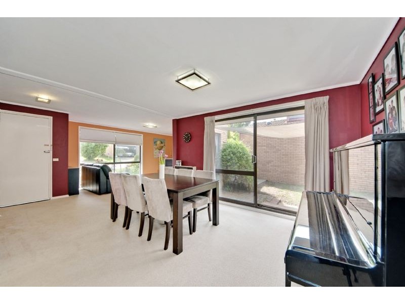 2 Rumker Place, Charnwood ACT 2615