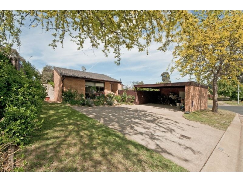 2 Rumker Place, Charnwood ACT 2615
